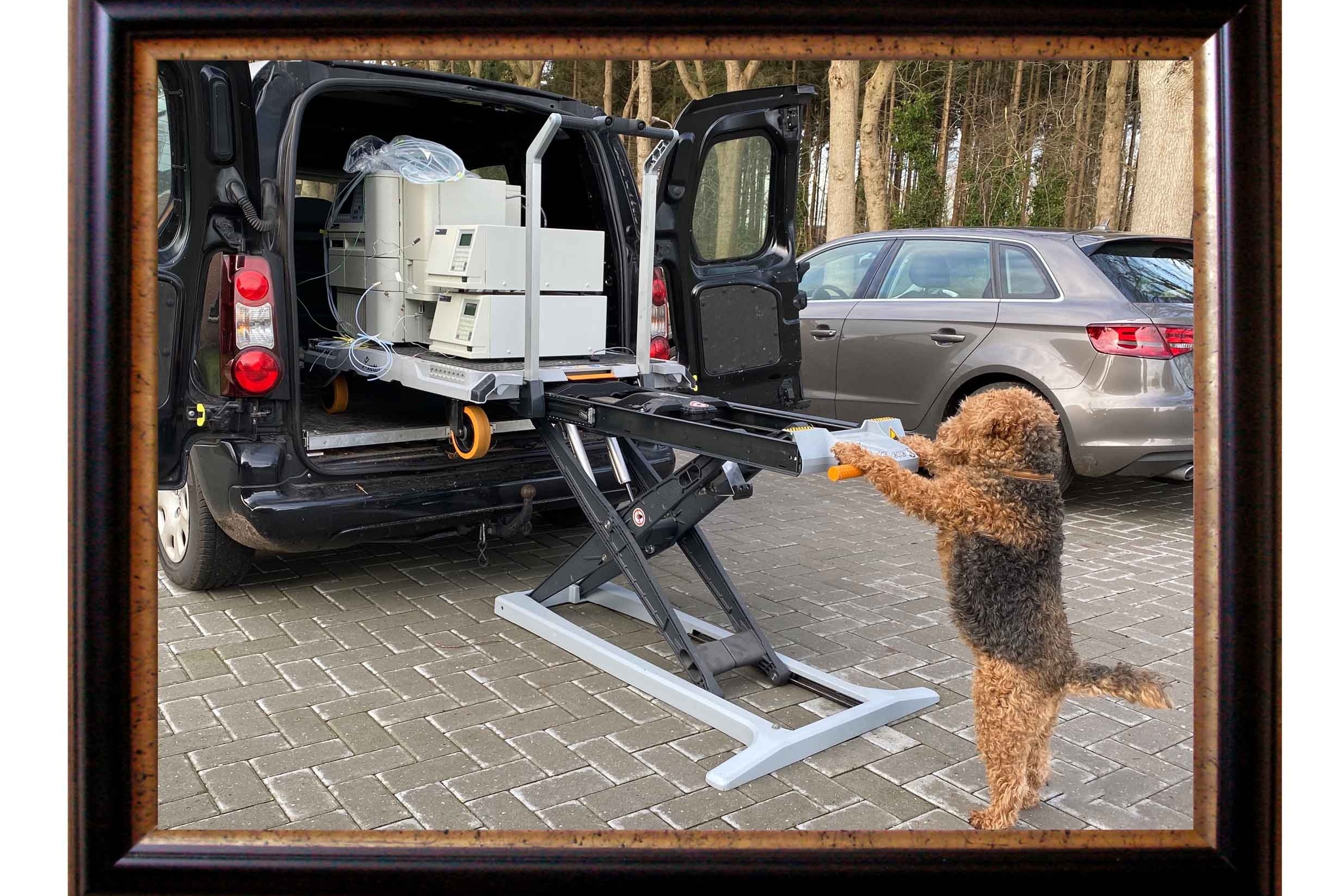 Picking up the equipment  image 1